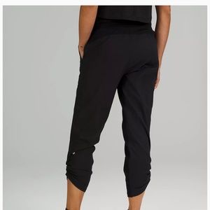 LULULEMON Dance Studio Pant 23”